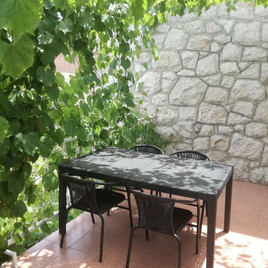 Appartamento Apartman Stipe Jelsa  Esterno foto