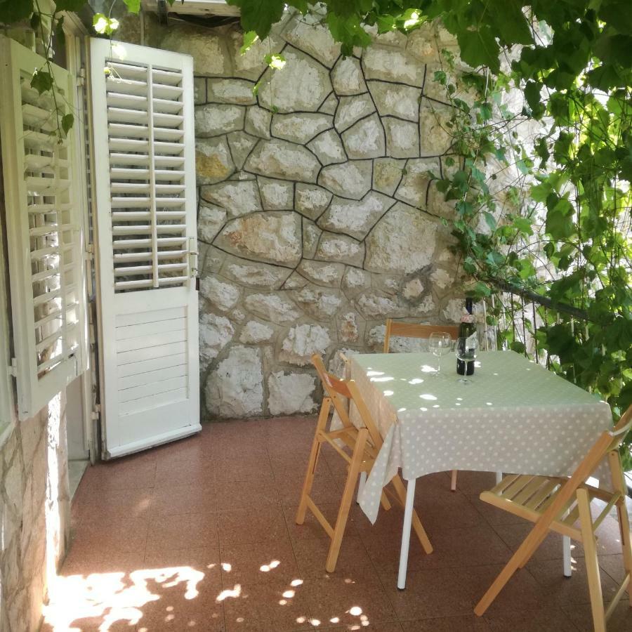 Appartamento Apartman Stipe Jelsa  Esterno foto